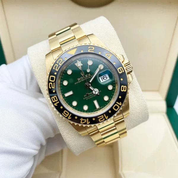 Rolex GMT-Master II 40mm 116718 Green Dial - Image 7