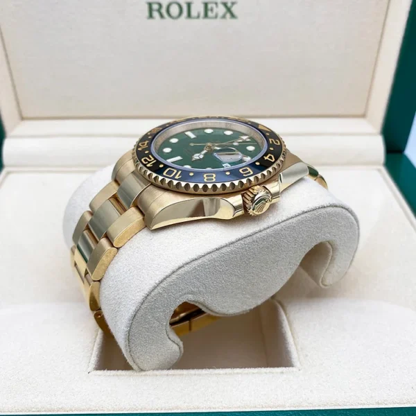 Rolex GMT-Master II 40mm 116718 Green Dial - Image 4