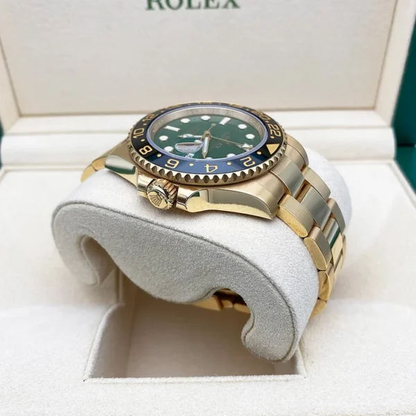 Rolex GMT-Master II 40mm 116718 Green Dial - Image 3