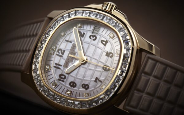 Patek Philippe Aquanaut Luce Haute Joaillerie, 18k Rose Gold, 35,6mm, Ref# 5072R-001 - Image 6