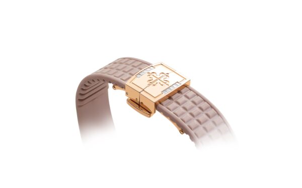 Patek Philippe Aquanaut Luce Haute Joaillerie, 18k Rose Gold, 35,6mm, Ref# 5072R-001 - Image 11