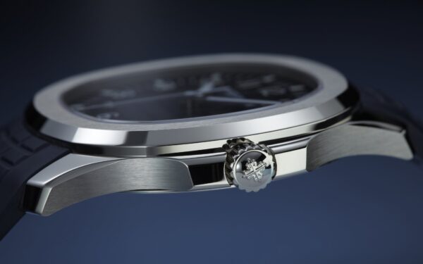 Patek Philippe Aquanaut Date, Sweep Seconds Watch, 18k White Gold 42,2 mm, Ref# 5168G-001 - Image 6