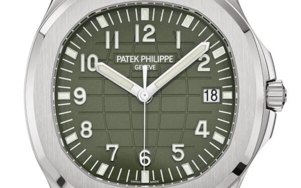 Patek Philippe Aquanaut Jumbo Date, Sweep Seconds, 18k White Gold, 42,2 mm, Ref# 5168G-010 - Image 3