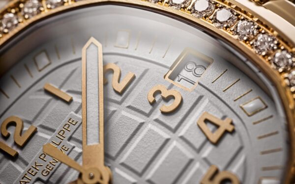 Patek Philippe Aquanaut Luce, 18k Rose Gold, 38,8mm, Ref# 5268/200R-001 - Image 5