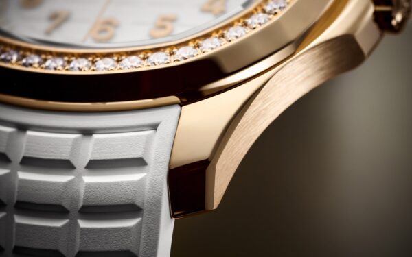 Patek Philippe Aquanaut Luce, 18k Rose Gold, 38,8mm, Ref# 5268/200R-001 - Image 6