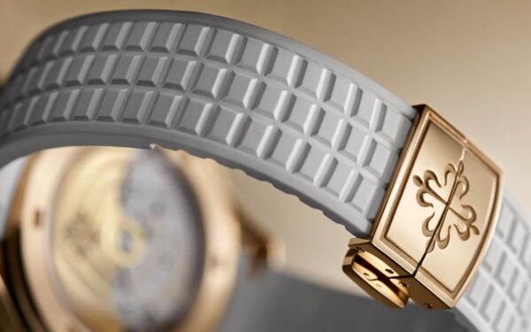 Patek Philippe Aquanaut Luce, 18k Rose Gold, 38,8mm, Ref# 5268/200R-001 - Image 15