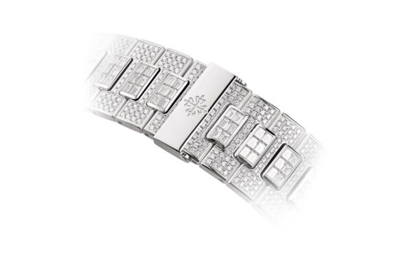 Patek Philippe Nautilus Date, Sweep Seconds Watch, 18k White Gold and 1,343 diamonds: ~18.73 ct., 40mm, Ref# 5719/10G-010 - Image 6
