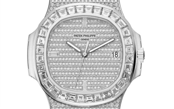 Patek Philippe Nautilus Date, Sweep Seconds Watch, 18k White Gold and 1,343 diamonds: ~18.73 ct., 40mm, Ref# 5719/10G-010 - Image 3