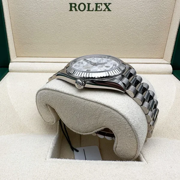 Rolex Day-Date 40 Presidential 228239 Fluted Bezel Baguette Diamond Meteorite Dial - Image 4