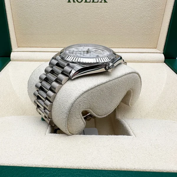 Rolex Day-Date 40 Presidential 228239 Fluted Bezel Baguette Diamond Meteorite Dial - Image 3