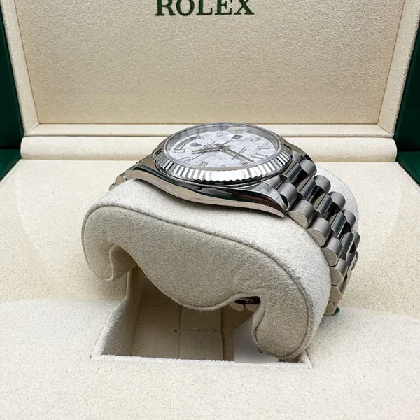 Rolex Day-Date 40 Presidential 228239 Fluted Bezel Baguette Diamond Meteorite Dial - Image 2