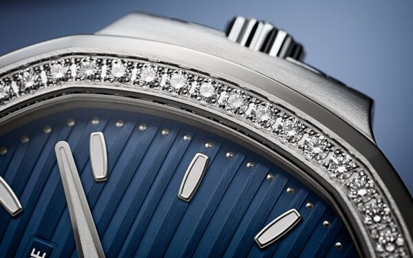 Patek Philippe Nautilus Ladies Automatic Watch, Stainless Steel and Diamonds, 35,2mm, Ref# 7118/1200A-001 - Image 6