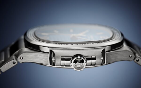 Patek Philippe Nautilus Ladies Automatic Watch, Stainless Steel and Diamonds, 35,2mm, Ref# 7118/1200A-001 - Image 8