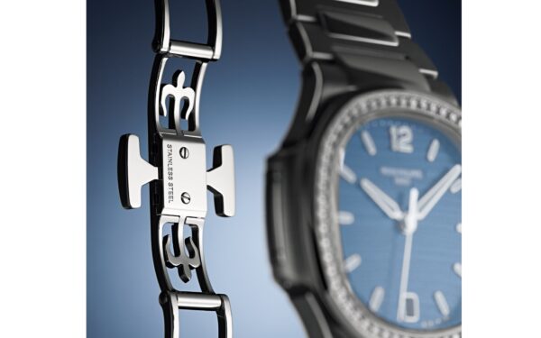Patek Philippe Nautilus Ladies Automatic Watch, Stainless Steel and Diamonds, 35,2mm, Ref# 7118/1200A-001 - Image 14