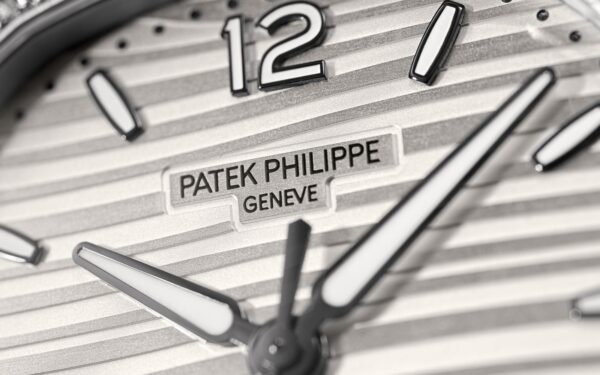 Patek Philippe Nautilus Ladies Automatic Watch, Stainless Steel and Diamonds, 35,2mm, Ref# 7118/1200A-010 - Image 4