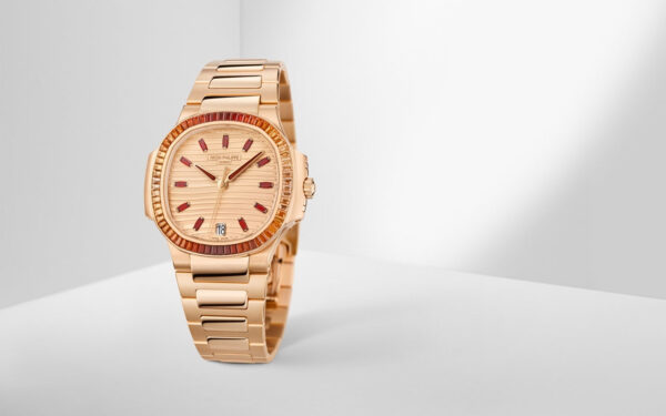 Patek Philippe Nautilus, Ref# 7118/1300R-001 - Image 3