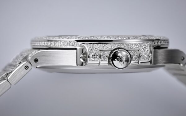 Patek Philippe Nautilus Haute Joaillerie Ladies Automatic Watch, 18K White Gold and Diamonds, 35,2mm, Ref# 7118/1450G-001 - Image 7
