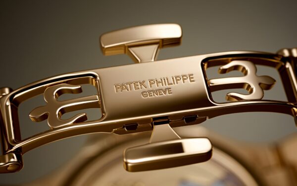 Patek Philippe Nautilus Haute Joaillerie Ladies Automatic Watch, 18K Rose Gold and Diamonds, 35,2mm, Ref# 7118/1450R-001 - Image 12