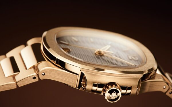 Patek Philippe Nautilus Ladies Automatic Watch, 18k Rose Gold, 35,2mm, Ref# 7118/1R-001 - Image 6