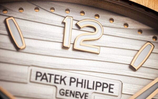 Patek Philippe Nautilus Ladies Automatic Watch, 18k Rose Gold, 35,2mm, Ref# 7118/1R-001 - Image 4