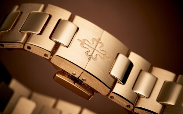 Patek Philippe Nautilus Ladies Automatic Watch, 18k Rose Gold, 35,2mm, Ref# 7118/1R-010 - Image 10