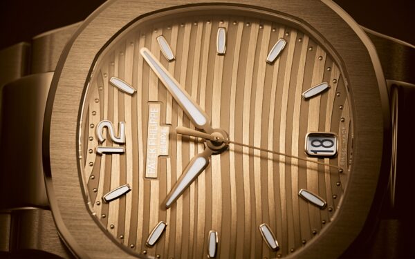 Patek Philippe Nautilus Ladies Automatic Watch, 18k Rose Gold, 35,2mm, Ref# 7118/1R-010 - Image 4