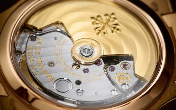 Patek Philippe Nautilus Ladies Automatic Watch, 18k Rose Gold, 35,2mm, Ref# 7118/1R-010 - Image 9