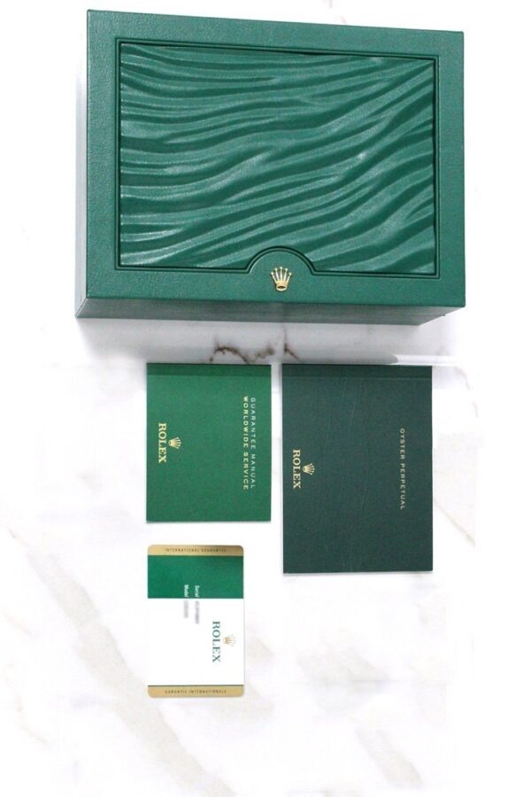 Rolex Submariner Hulk Date 40 Green Dial Mens Watch 116610LV 116610 - Image 9