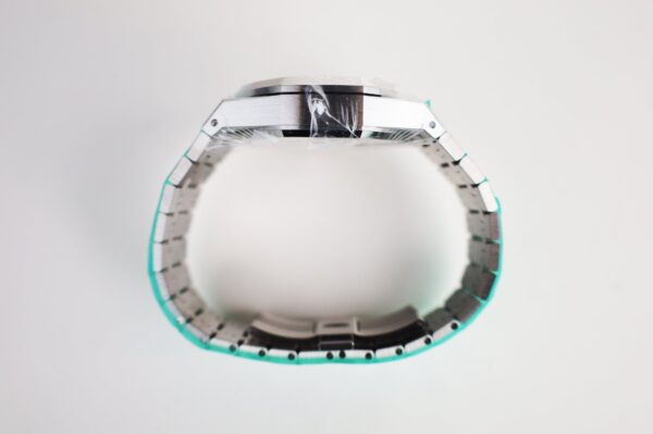 Audemars Piguet Royal Oak Selfwinding Stainless Steel 41mm Blue Dial 26240ST.OO.1320ST.01 - Image 8