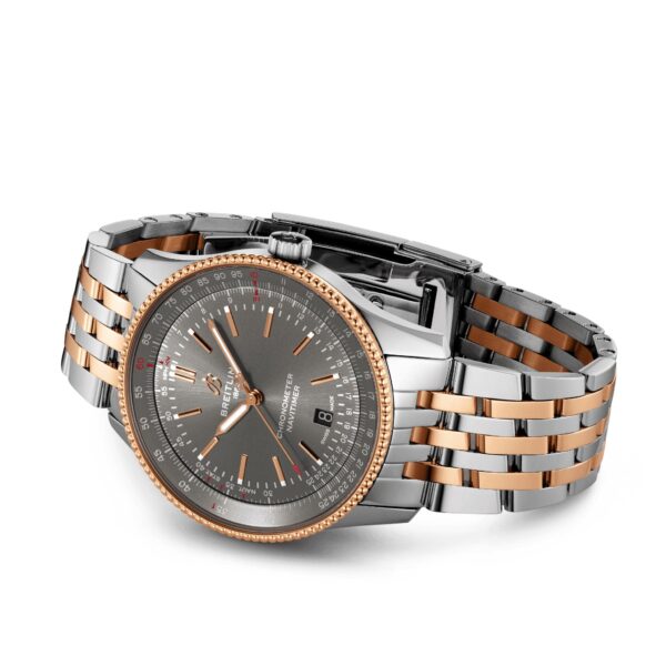 (5A) Breitling Navitimer AUTOMATIC Ref# U17326121M1U1 - Image 2