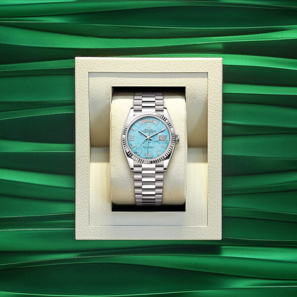 Rolex Day-Date 36, 18k White Gold with Diamond-set, 36mm, Ref# 128239-0044 - Image 4
