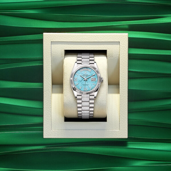 Rolex Day-Date 36, 18k White Gold with Diamond-set, 36mm, Ref# 128239-0045 - Image 4