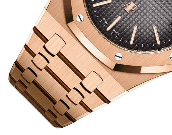 Audemars Piguet Royal Oak “JUMBO” EXTRA-THIN “50TH ANNIVERSARY” Ref# 16202OR.OO.1240OR.01 - Image 4