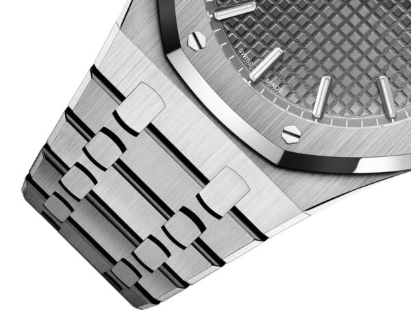 Audemars Piguet Royal Oak SELFWINDING Ref# 15500ST.OO.1220ST.02 - Image 4