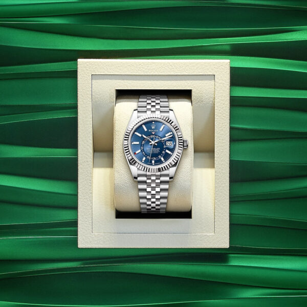 Rolex Sky-Dweller, 42mm, Oystersteel and 18k White Gold, Blue, Jubilee, Ref# 336934-0006 - Image 4