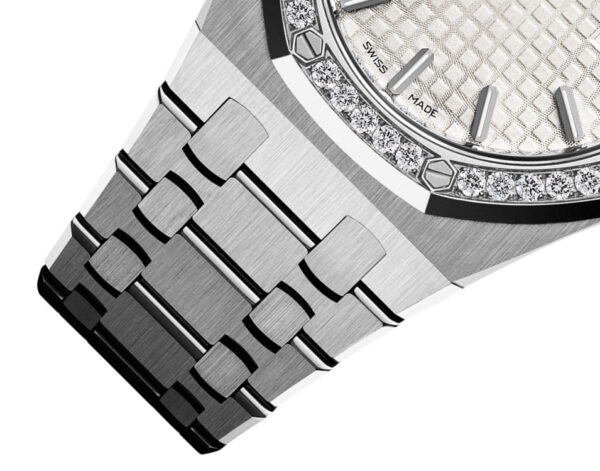 Audemars Piguet Royal Oak QUARTZ, Ref# 67651ST.ZZ.1261ST.01 - Image 5