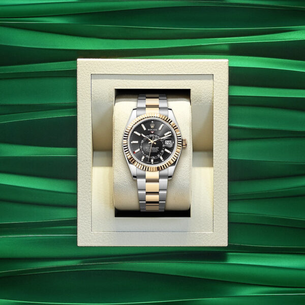 Rolex Sky-Dweller, 42mm, Oystersteel and 18k Yellow Gold, Black, Oyster, Ref# 336933-0003 - Image 5