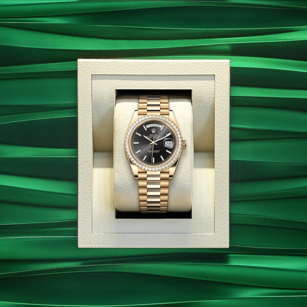 Rolex Day-Date 40, 18k Yellow Gold with Diamond-set, 40mm, Ref# 228348rbr-0043 - Image 5