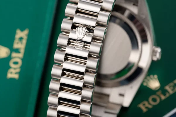 Rolex Day-Date Oyster, 40 mm, white gold M228239-0007 - Image 6