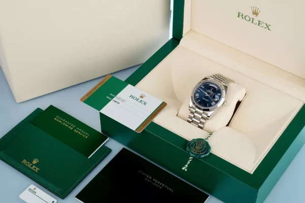 Rolex Day-Date Oyster, 40 mm, white gold M228239-0007 - Image 7